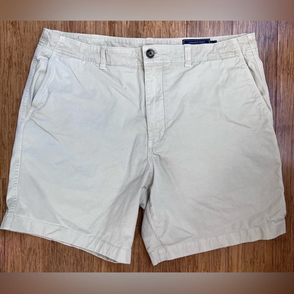 VINEYARD VINES Mens Khaki Island Shorts Flat front size 35. 1189